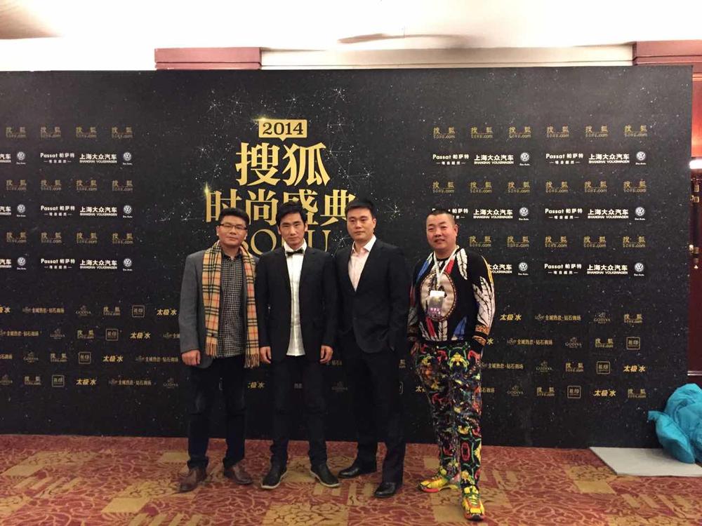 郑云工作室_郑云工作室收入